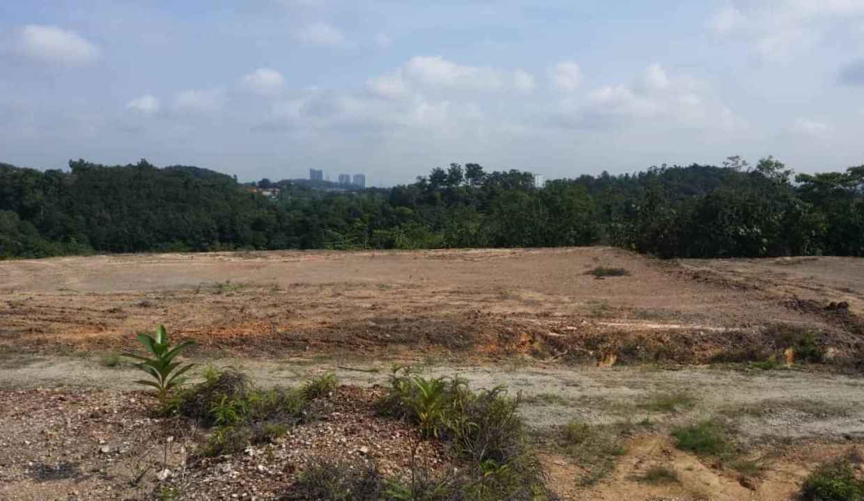 Spacious Sg Merab Banglo Lot (10)
