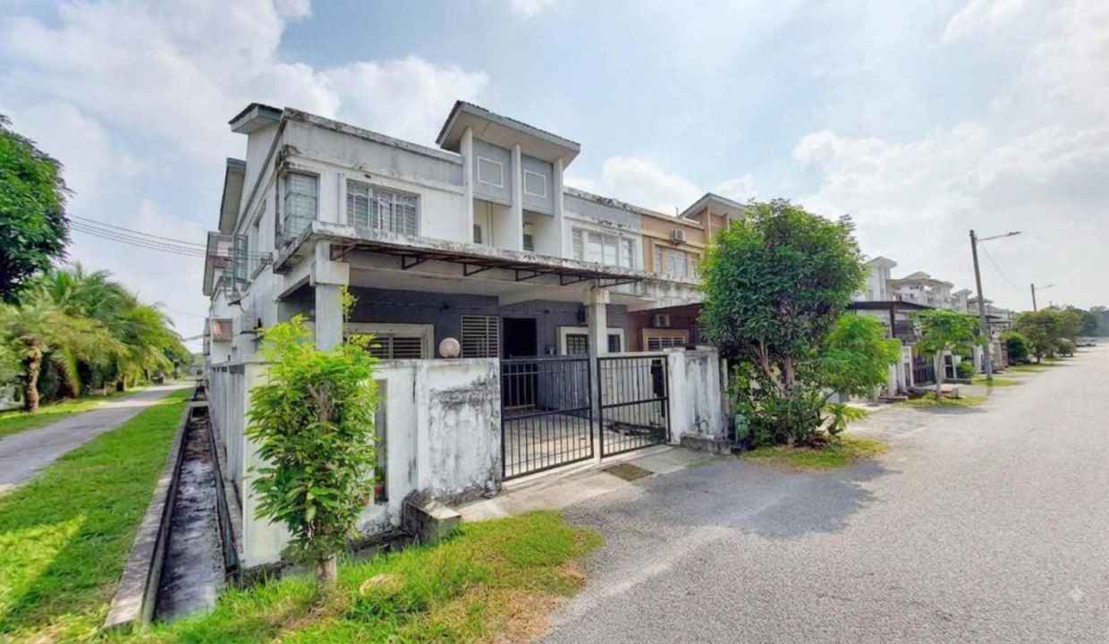 END LOT Double Storey Terrace, SP 3, Bandar Saujana Putra, Selangor (13)