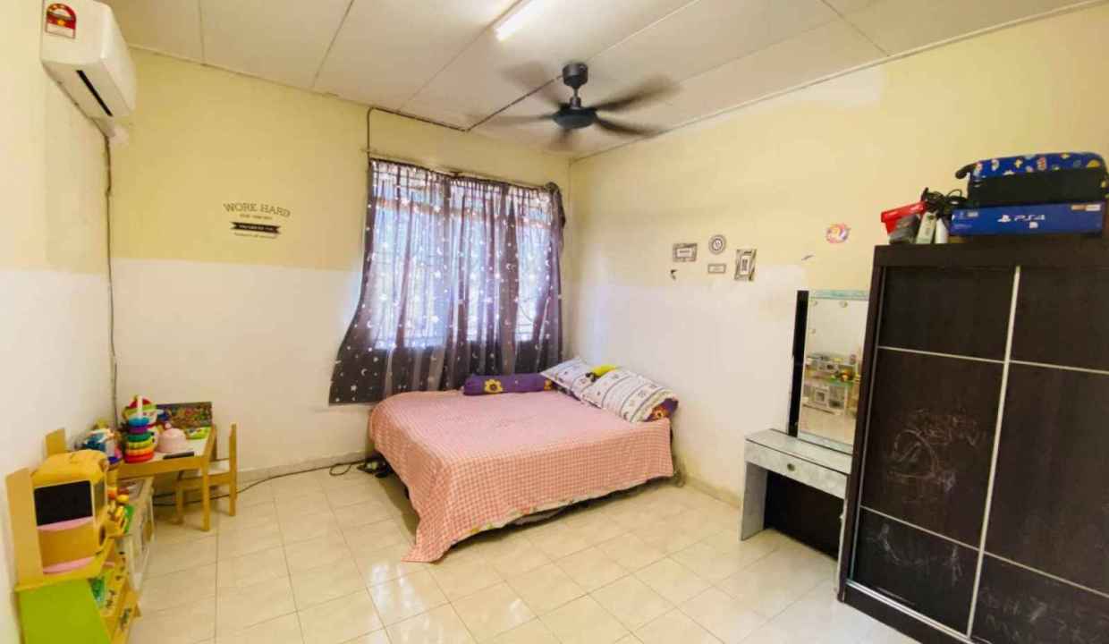 FACING OPEN Double Storey Terrace Bandar Saujana Putra (3)