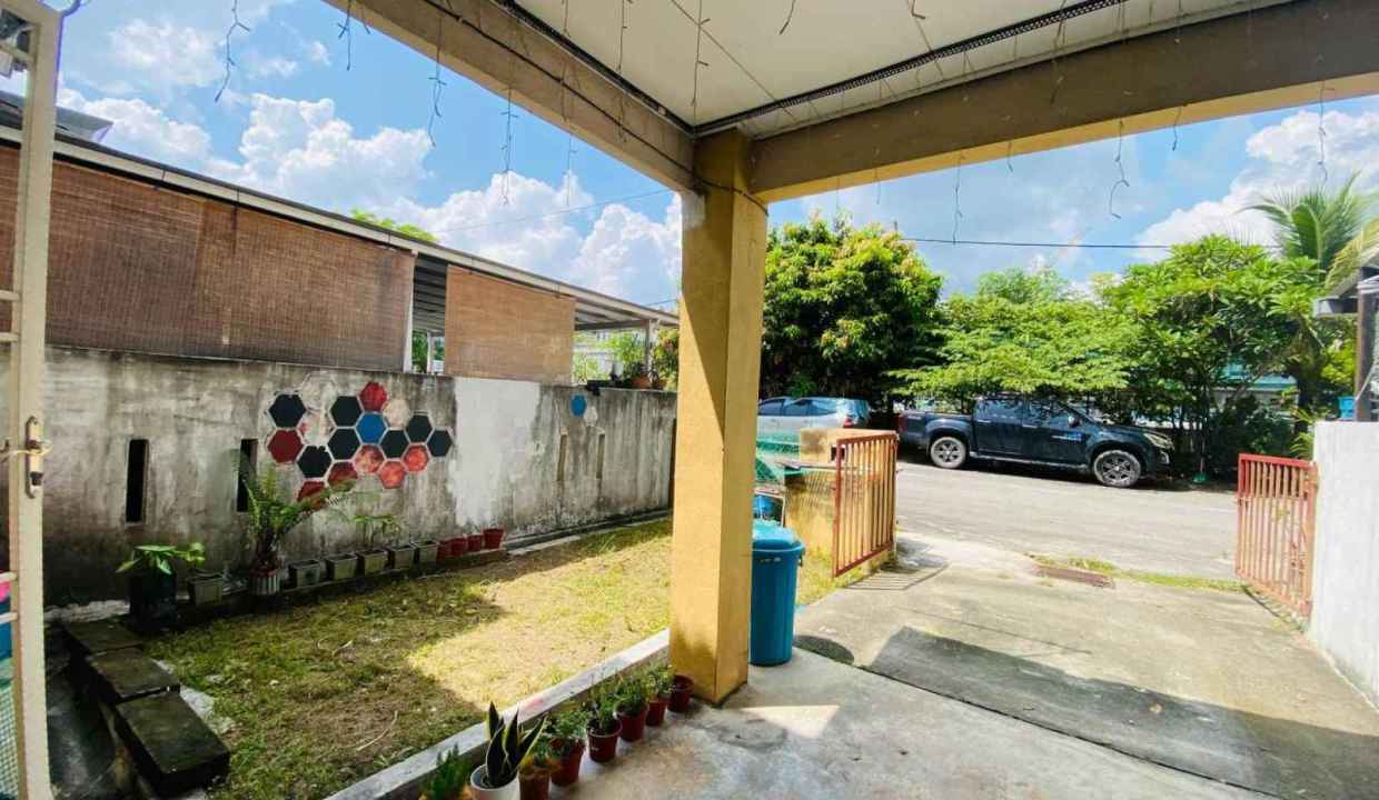 FACING OPEN Double Storey Terrace Bandar Saujana Putra (5)