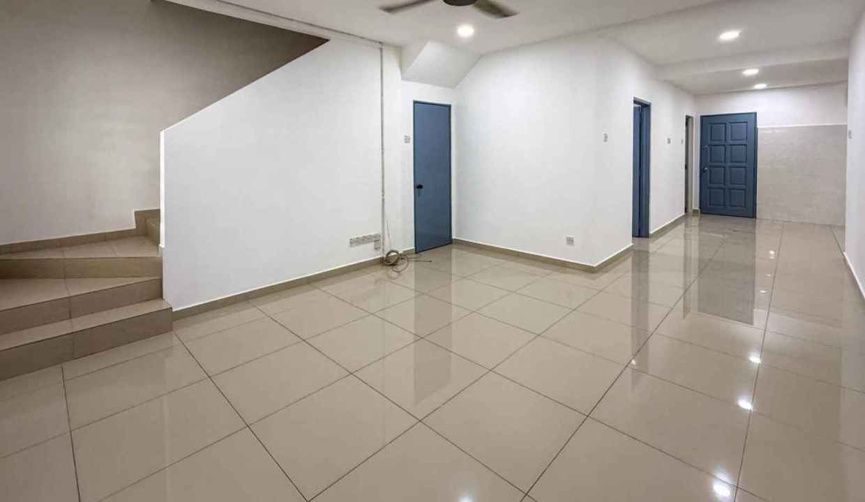Facing Open 2 Storey House Saujana Putra 8 BANDAR SAUJANA PUTRA sp8 (1)