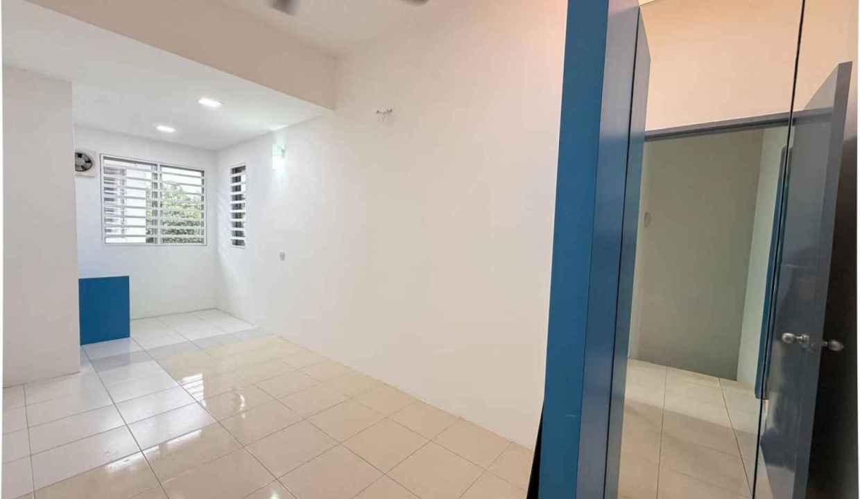 Facing Open 2 Storey House Saujana Putra 8 BANDAR SAUJANA PUTRA sp8 (11)