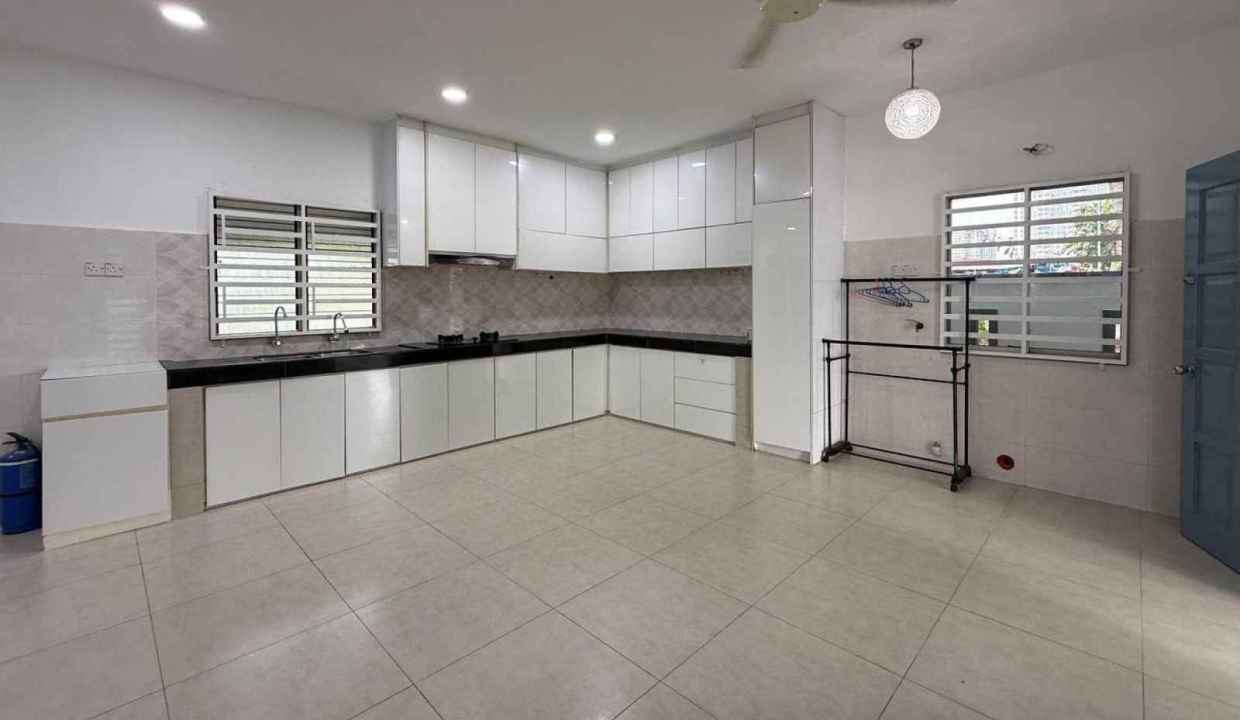 Facing Open 2 Storey House Saujana Putra 8 BANDAR SAUJANA PUTRA sp8 (13)
