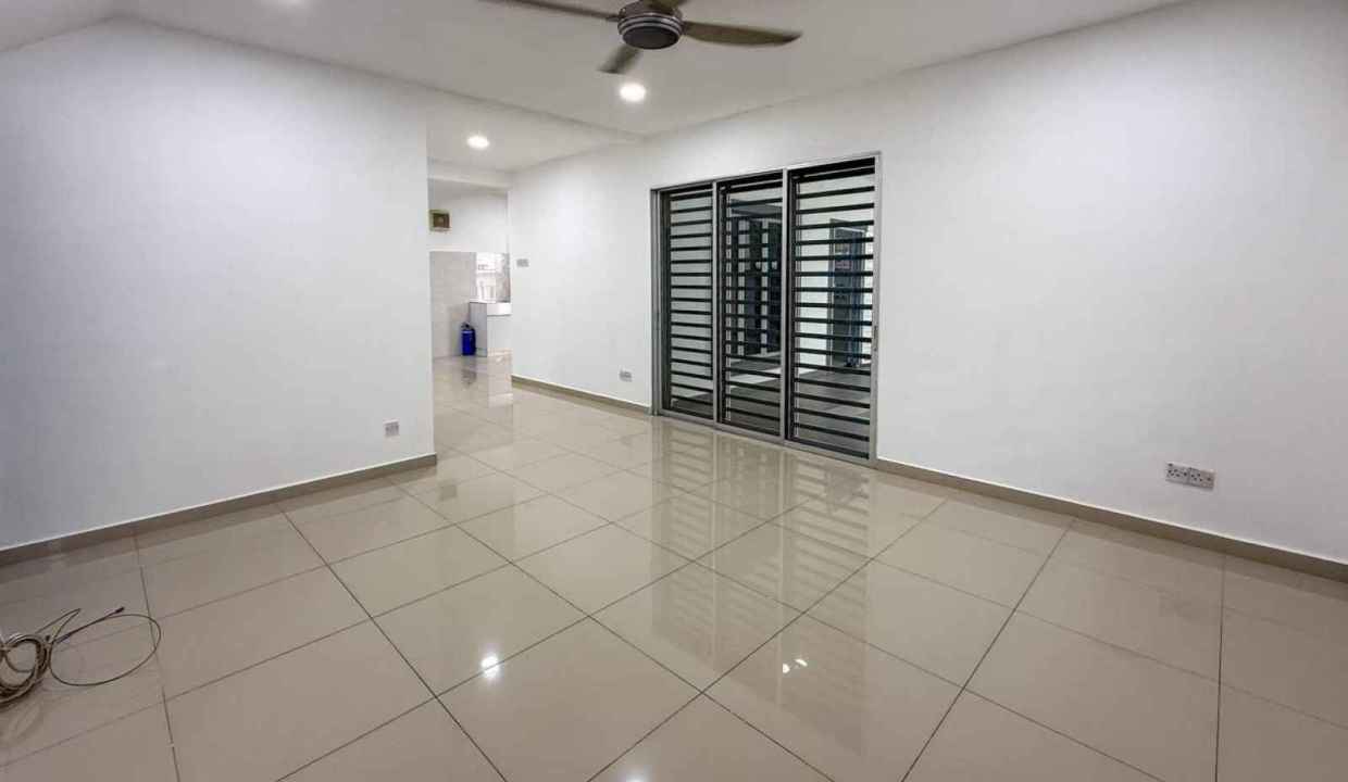 Facing Open 2 Storey House Saujana Putra 8 BANDAR SAUJANA PUTRA sp8 (2)