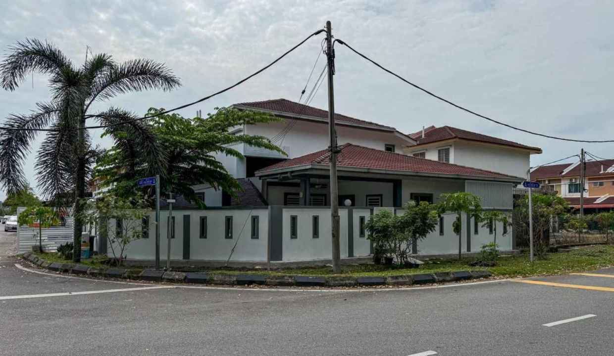 Facing Open 2 Storey House Saujana Putra 8 BANDAR SAUJANA PUTRA sp8 (24)