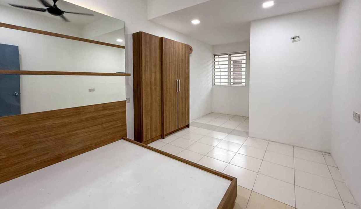 Facing Open 2 Storey House Saujana Putra 8 BANDAR SAUJANA PUTRA sp8 (4)