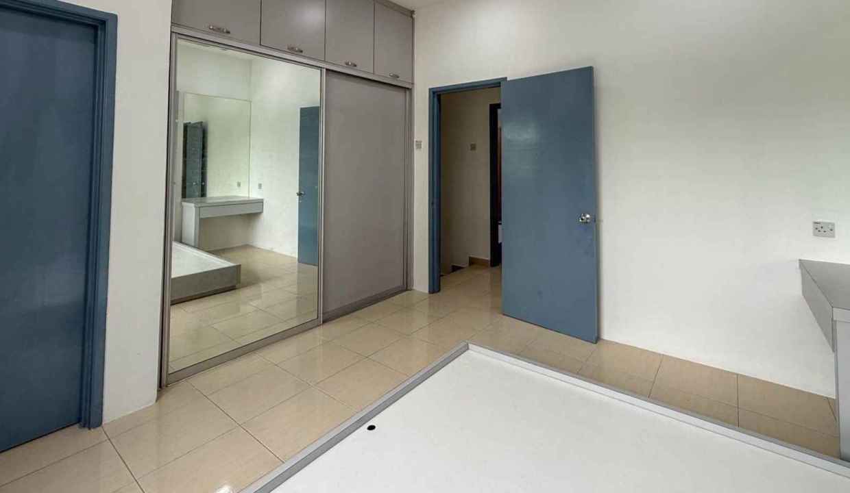 Facing Open 2 Storey House Saujana Putra 8 BANDAR SAUJANA PUTRA sp8 (6)