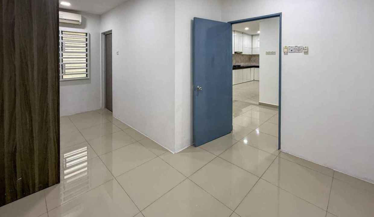 Facing Open 2 Storey House Saujana Putra 8 BANDAR SAUJANA PUTRA sp8 (9)